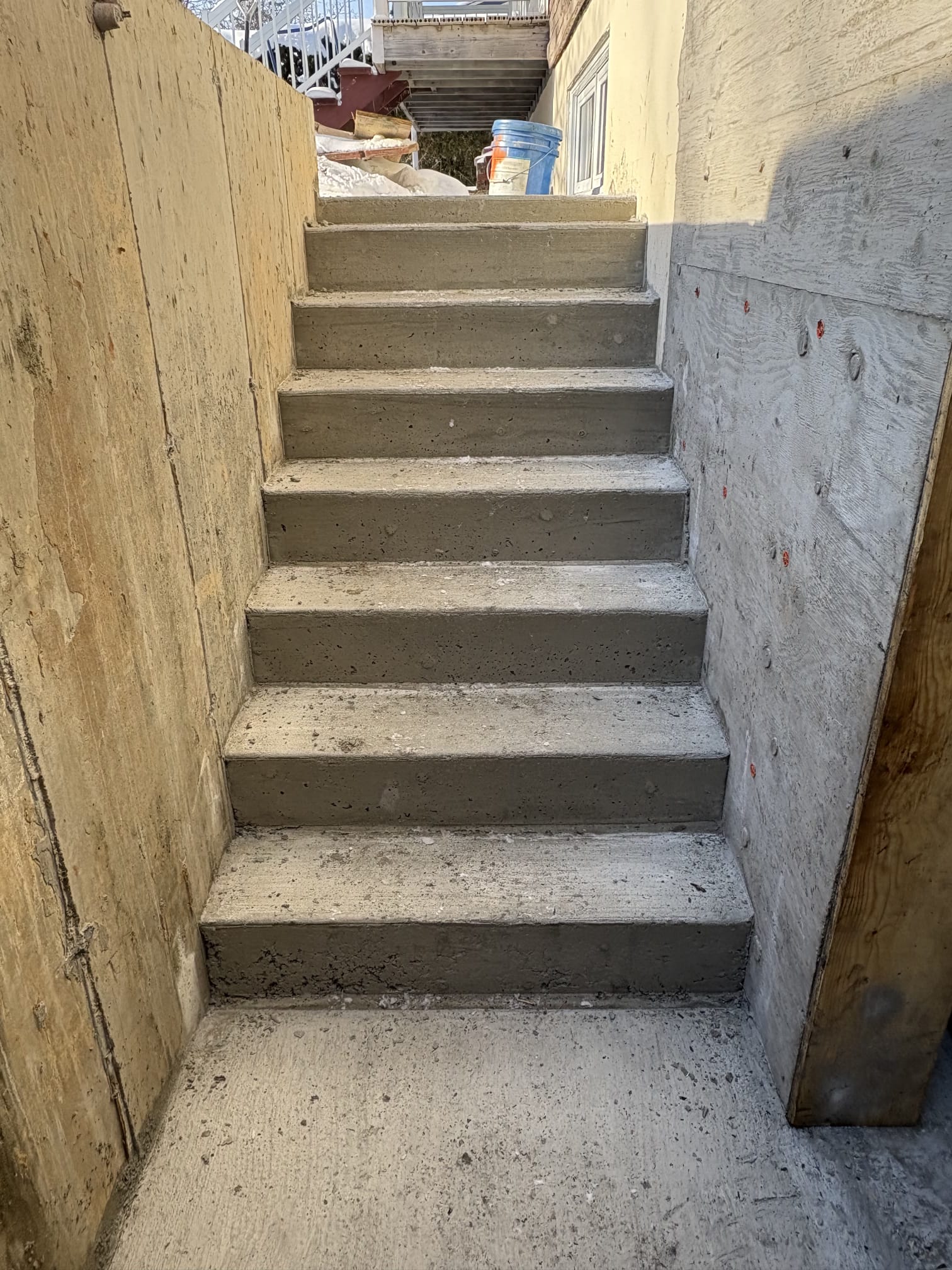 Escalier béton terminé — Après